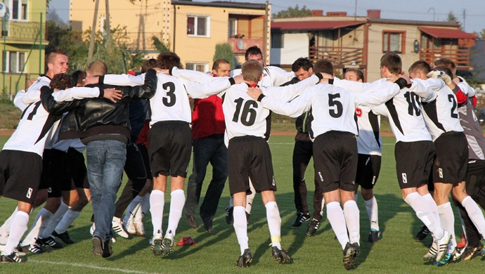 Zwycięstwo na koniec rundy – relacja z meczu Dębu