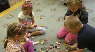 Nowożeńcy w przedszkolu