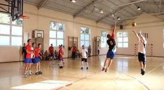 Policyjny turniej koszykówki we Wschowie