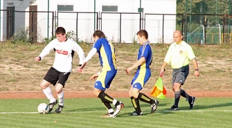 Wynik ustalony w 8 minucie – relacja z meczu Dębu