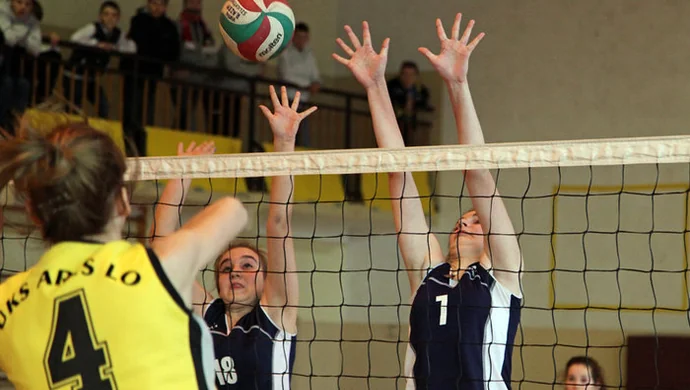 Porażka i zwycięstwo na początek półfinałów