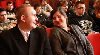 Przywitanie wolontariuszek na wesoło