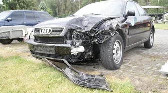 Taranem w Basztę i samochody...