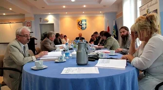 Kolejny spór o statut, komisję... ale i o wolność i prawo