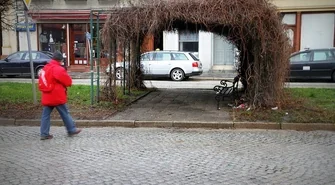 Wraca sprawa wschowskiej pergoli. Sołtys przypomina i otrzymuje odpowiedź