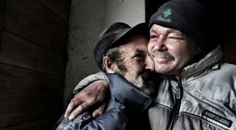 Policja będzie pomagać bezdomnym