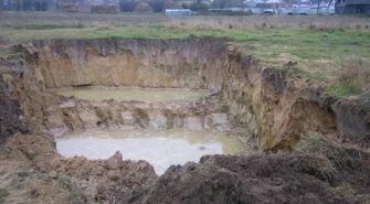 Kto nie chce Sali wiejskiej w Starych Drzewcach?