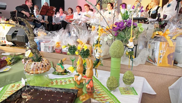 Zwyciężyły różowa pisanka i alkoholik