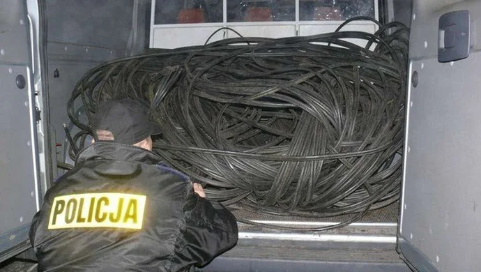 Zatrzymano złodziei kabli telekomunikacyjnych
