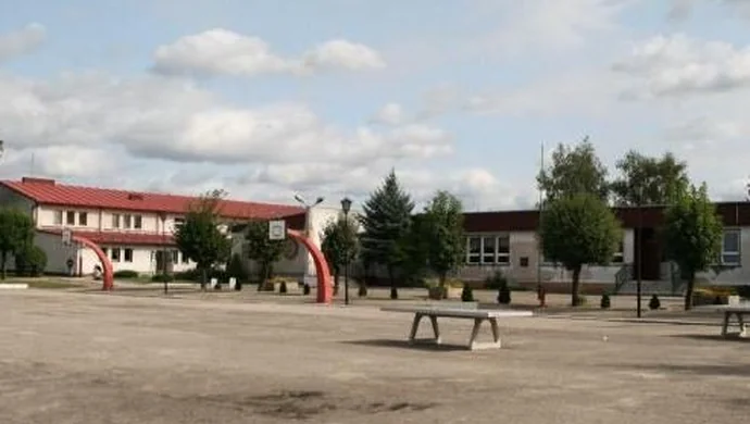 Dwóch kandydatów na urząd dyrektora SOSW