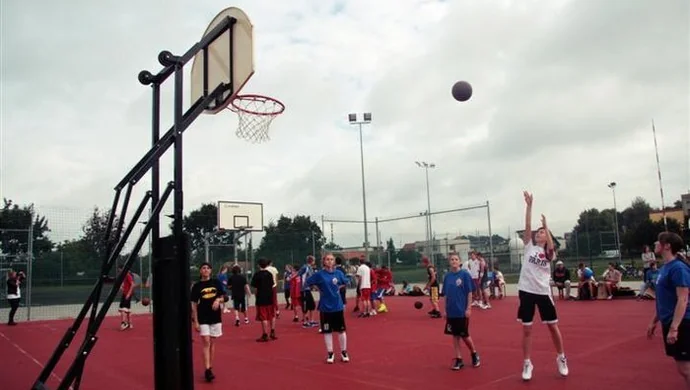 Turniej koszykówki ulicznej w Lesznie - trwają zapisy