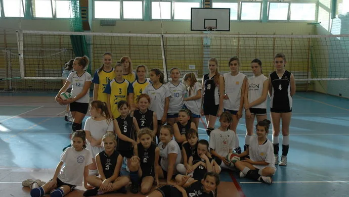 Dobre występy małych siatkarek ze Wschowy i Szlichtyngowej