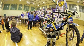 Dzień z Unią Leszno i zbiórka dla Julki