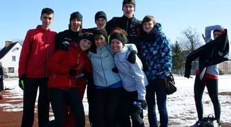 Biegacze z LLKS Osowa Sień nie zwalniają tempa