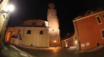 Oświetlili wieżę kościoła farnego