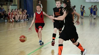 Tęcza Leszno wygrywa we Wschowie