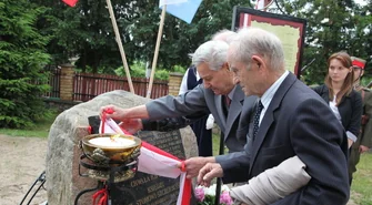 Odsłonięto obelisk upamiętniający Kresowian z Wołynia