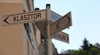 Klasztor w biurze poselskim PiS