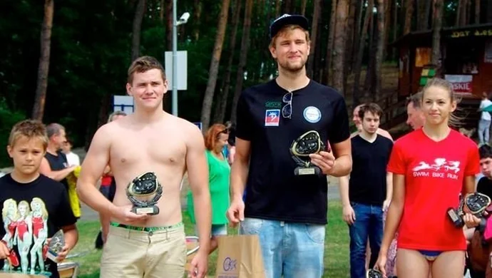 18 zawodników wystartowało w maratonie pływackim