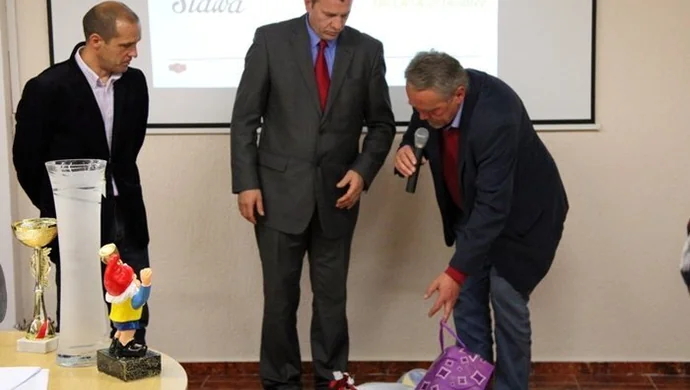 Piłki zamiast kwiatów