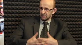 Przy szklance wody z Cezarym Sadrakułą