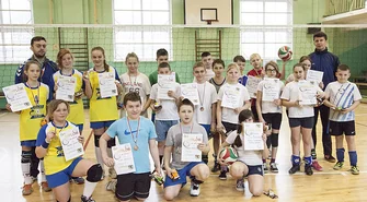 Ferie z siatkówką zakończyli turniejem