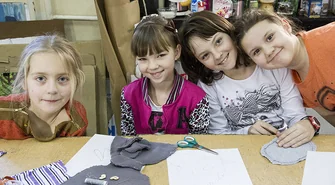 Pluszowe maskotki, karaoke, wioska indiańska czyli ferie w DK w Sławie