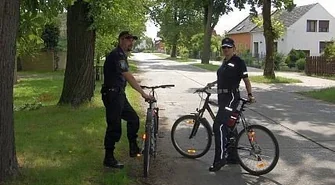 Mundurowi na rowerach