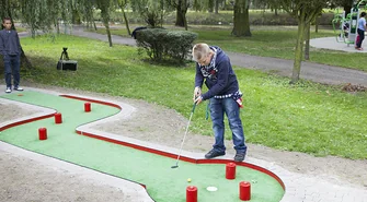 Oblężenie toru do minigolfa 