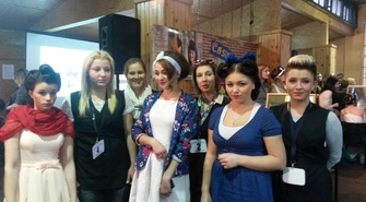 Sukces uczennicy I ZS w międzyszkolnym konkursie fryzjerskim