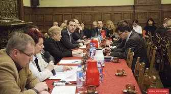 Szukają oszczędności, budżet do ponownej analizy