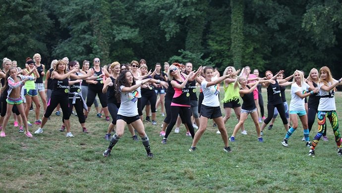 Flashmob na sławskiej plaży