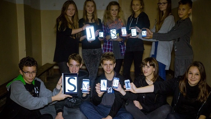 Uczniowie z Gimnazjum Językowego zajęli II miejsce w ogólnopolskim konkursie "Jestem SMART"