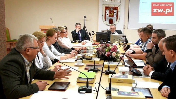 Sława: Spory, przerwy w obradach, czyli 100 milionów na inwestycję