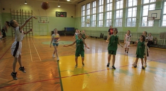 Koszykarki Korony wysoko wygrywają z Nowogrodźcem