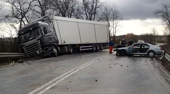 Zderzyły się samochody na wiadukcie