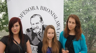 Zan: Kolejni  pierwszoklasiści stypendystami Fundacji Geremka