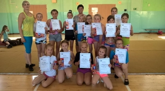 Warsztaty akrobatyczne i taneczne zespołu mażoretek „Finezja”.