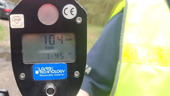 Dwóch kierowców bez prawa jazdy