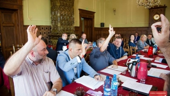 Czy radni są równo traktowani?