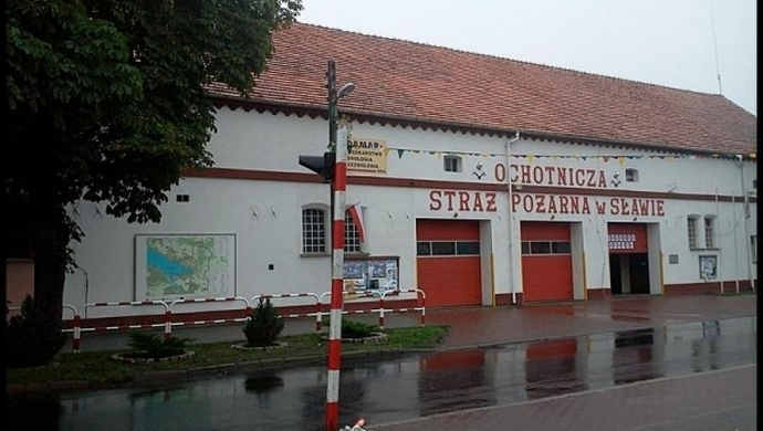 Remiza popada w ruinę