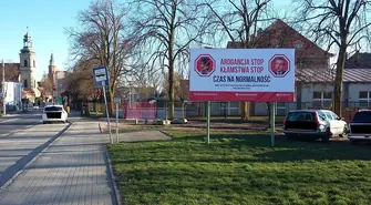 Zniknął baner z napisem ,,Pani już dziękujemy. Koniec balu"