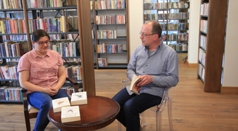 Kwadrans z Książką: O tożsamości biseksualnej w książce ,,W jednej osobie" Johna Irvinga