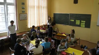 Licealiści z "Zana" uczyli młodszych kolegów