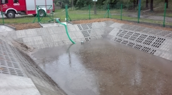 Wypompowali wodę ze zbiornika retencyjnego w Lginiu