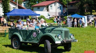 Plaża pełna służb