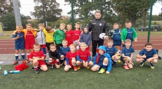 Korona bezkonkurencyjna w lidze żaków