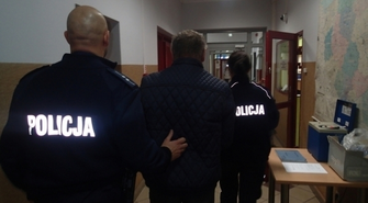 Próbował zabić sąsiada siekierą 