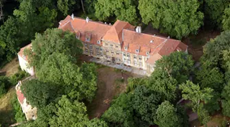 Pałac w Sławie na sprzedaż