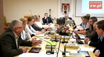 Sława inwestuje w oświate. Budżet 2017 z deficytem